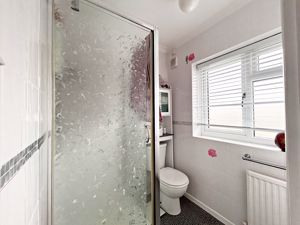 En-suite- click for photo gallery